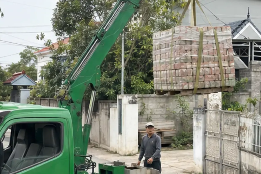 Gạch đá, vật liệu đóng kiện