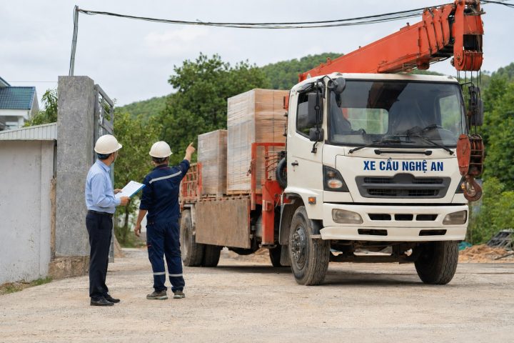 Thuê Xe Cẩu Chở Hàng