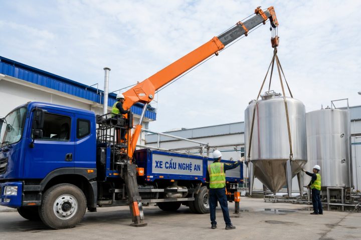 Xe Cẩu Tự Hành Tại Nghĩa Đàn