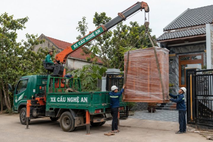 Dịch Vụ Cẩu Tôn Lợp Mái