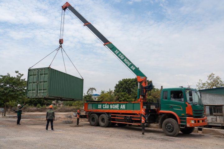 Dịch Vụ Cẩu Biển Quảng Cáo